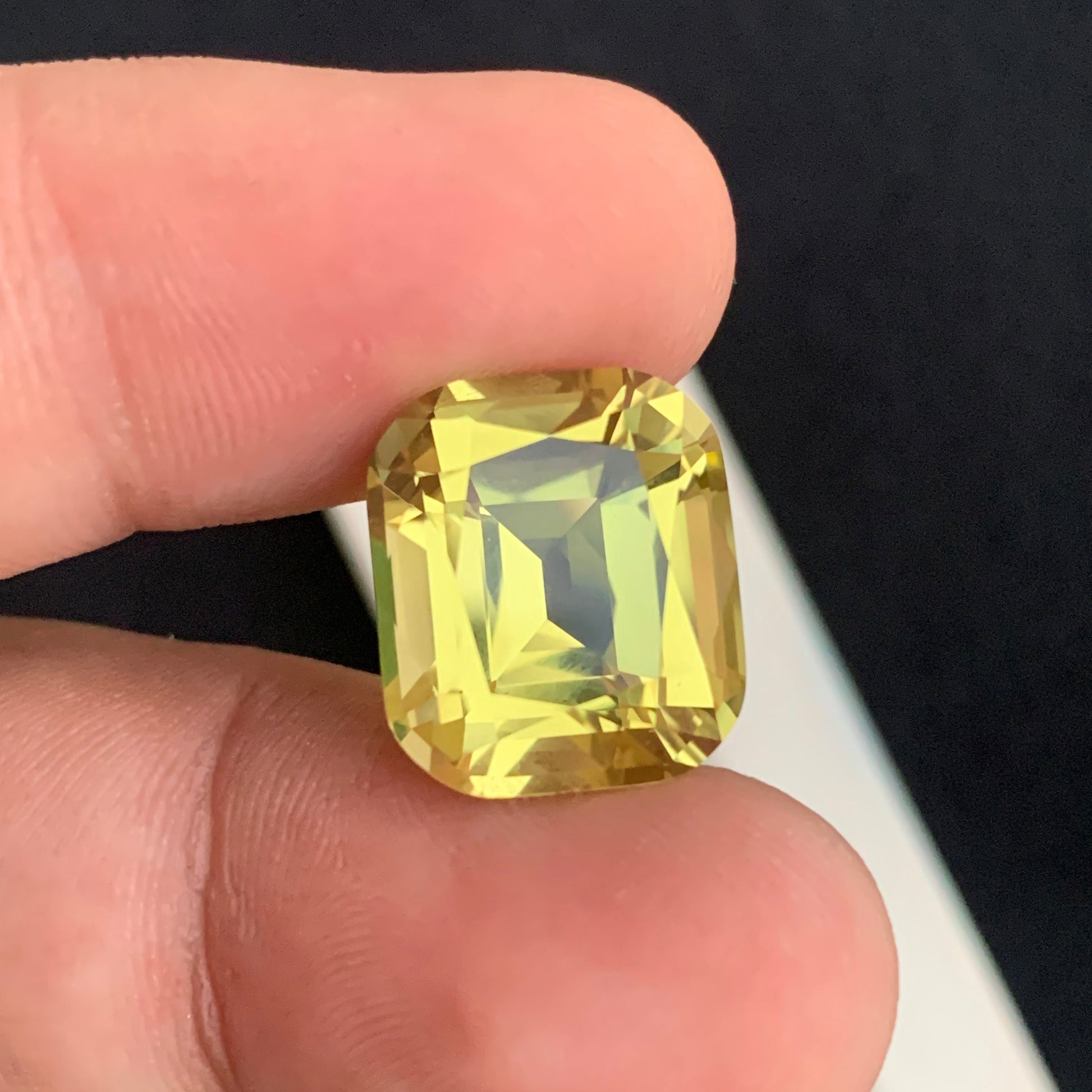 Bright Yellow Lemon Quartz 13.75 Carats