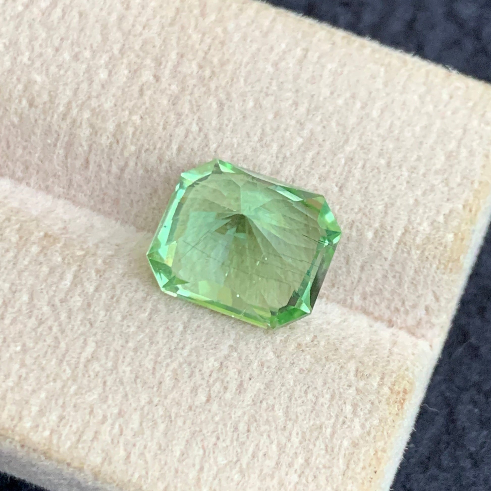 Bright green peridot collector gemstone
Fine quality apple green peridot 4.80 carats