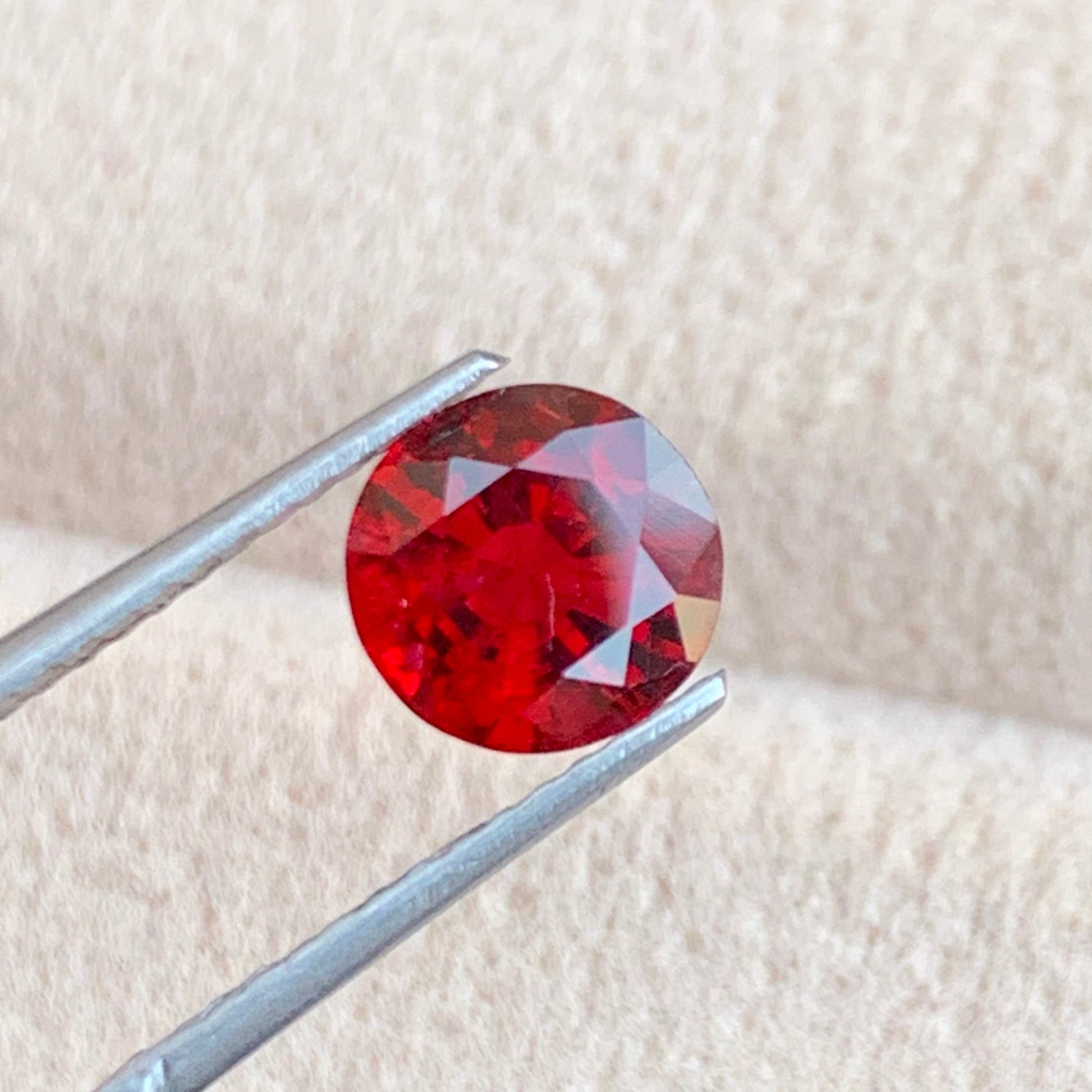 Red Loose Spinel
Burmese Red Spinel Gem

Red Spinel for Engagement Ring