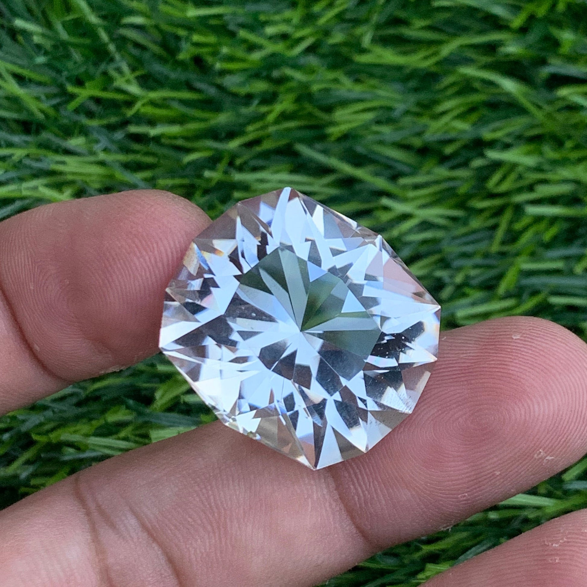 Natural Quartz Gemstone 
Natural Quartz jewelry
Clean clarity quartz gemstone 54.85 carats loose stone
Natural Pakistani quartz gemstone for jewelry making