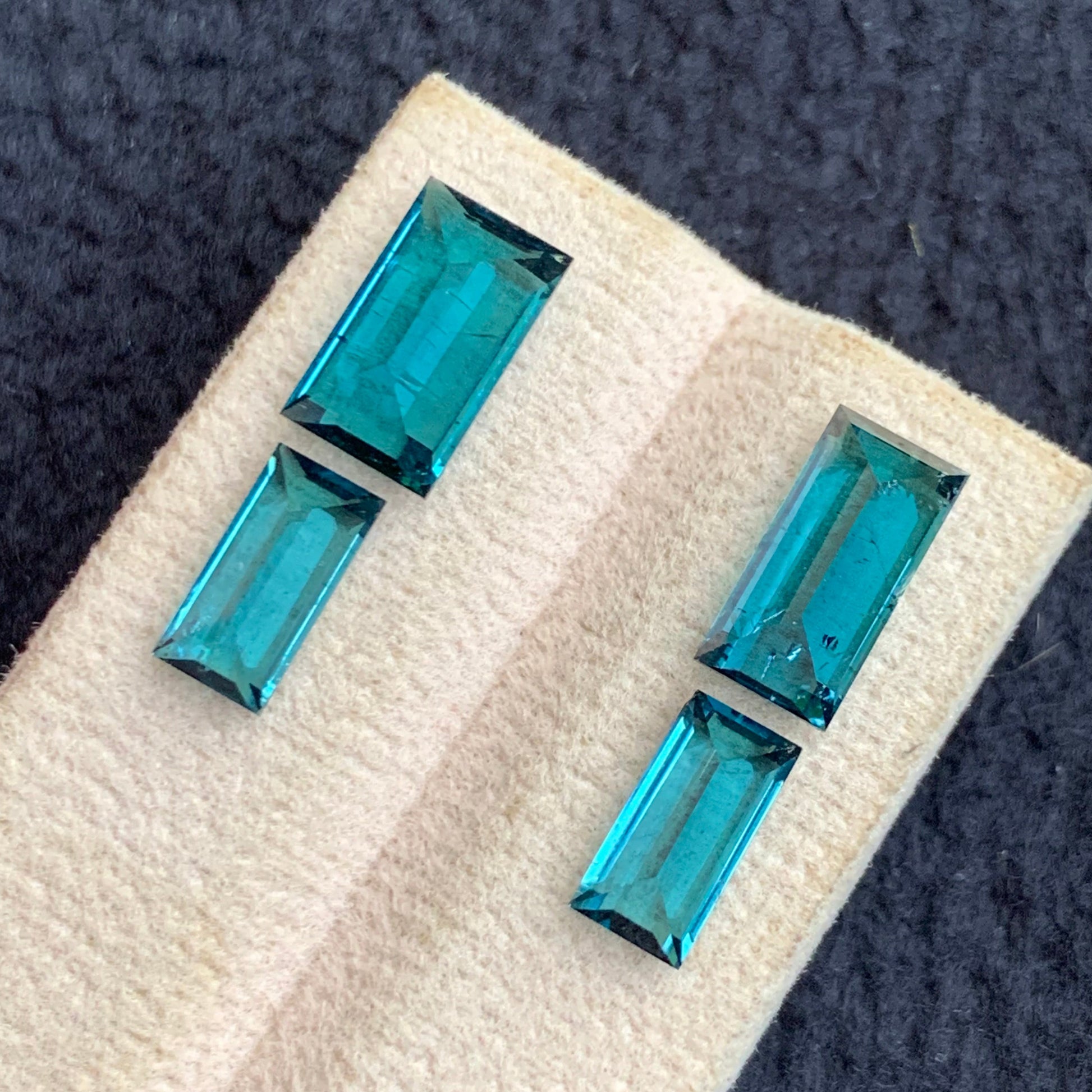 Collector Grade Neon Blue Tourmaline Gemstones
Premium Neon Blue Tourmaline Loose Stones
