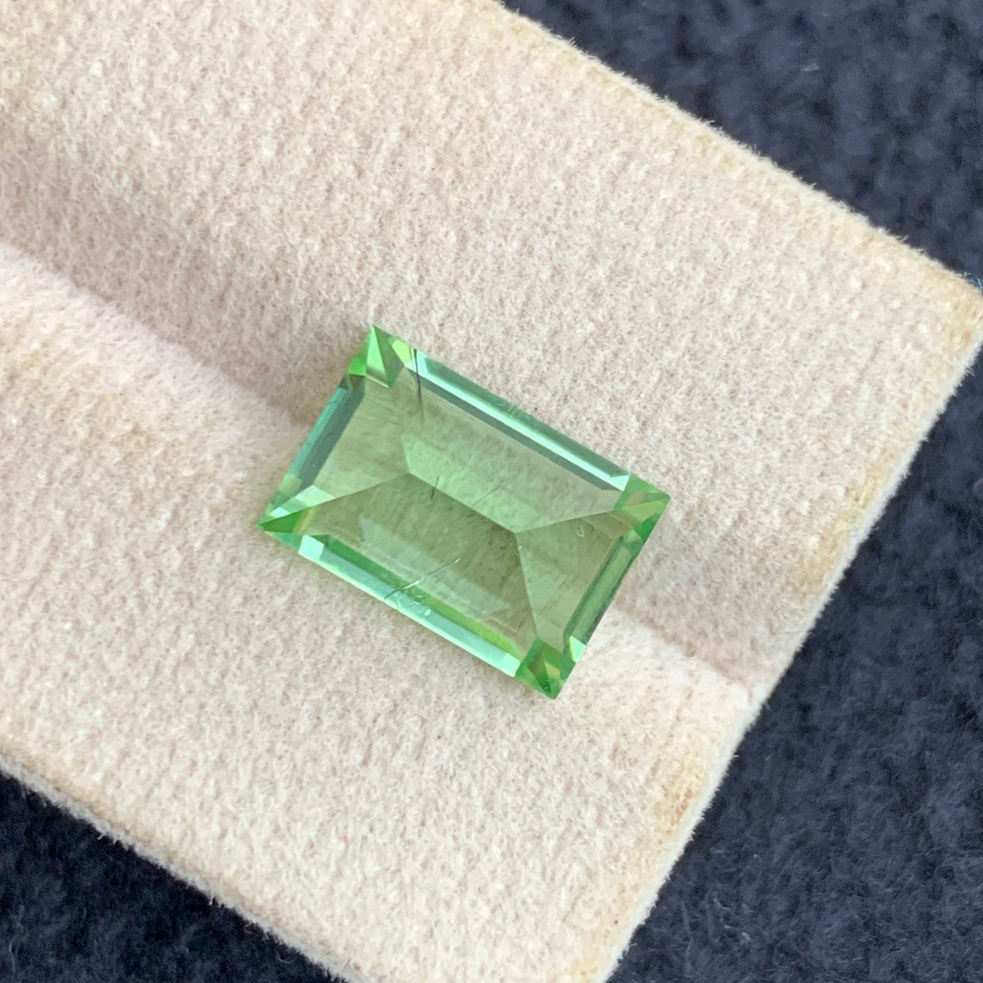 Collector quality peridot gemstone Pakistan
Fine quality baguette cut peridot 4.95 carats