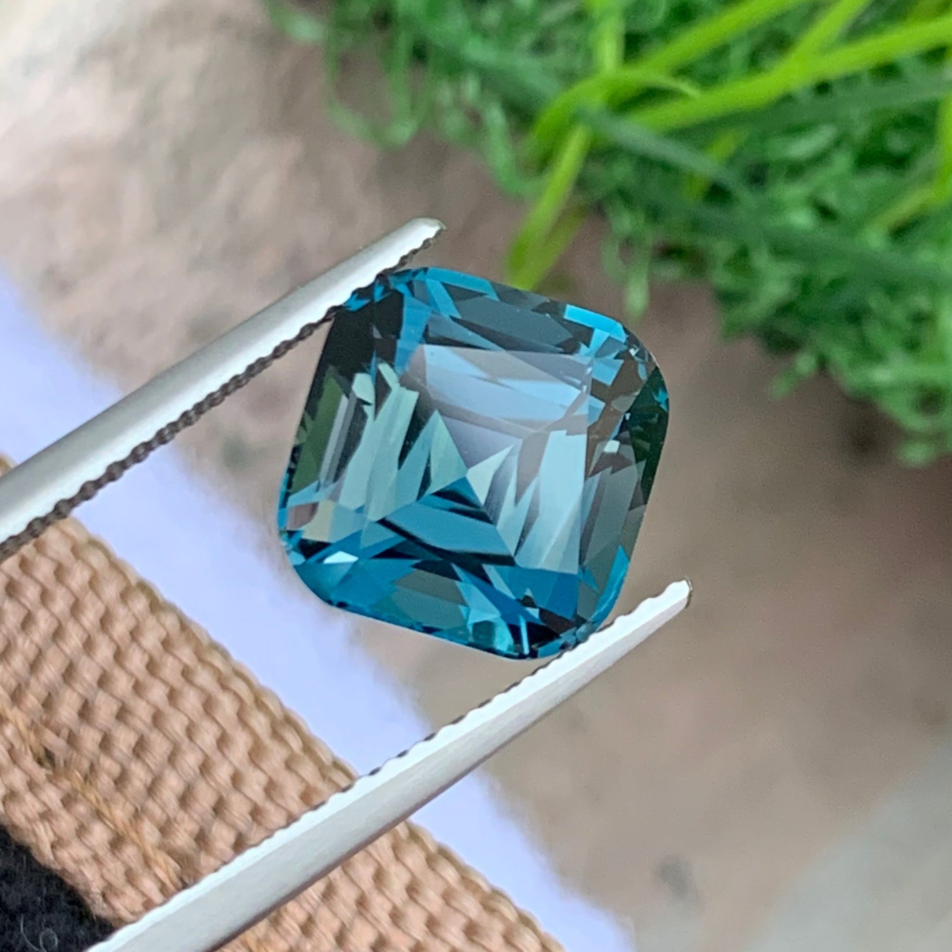 Cushion Cut London Blue Topaz Loose Stone for Jewelry Making