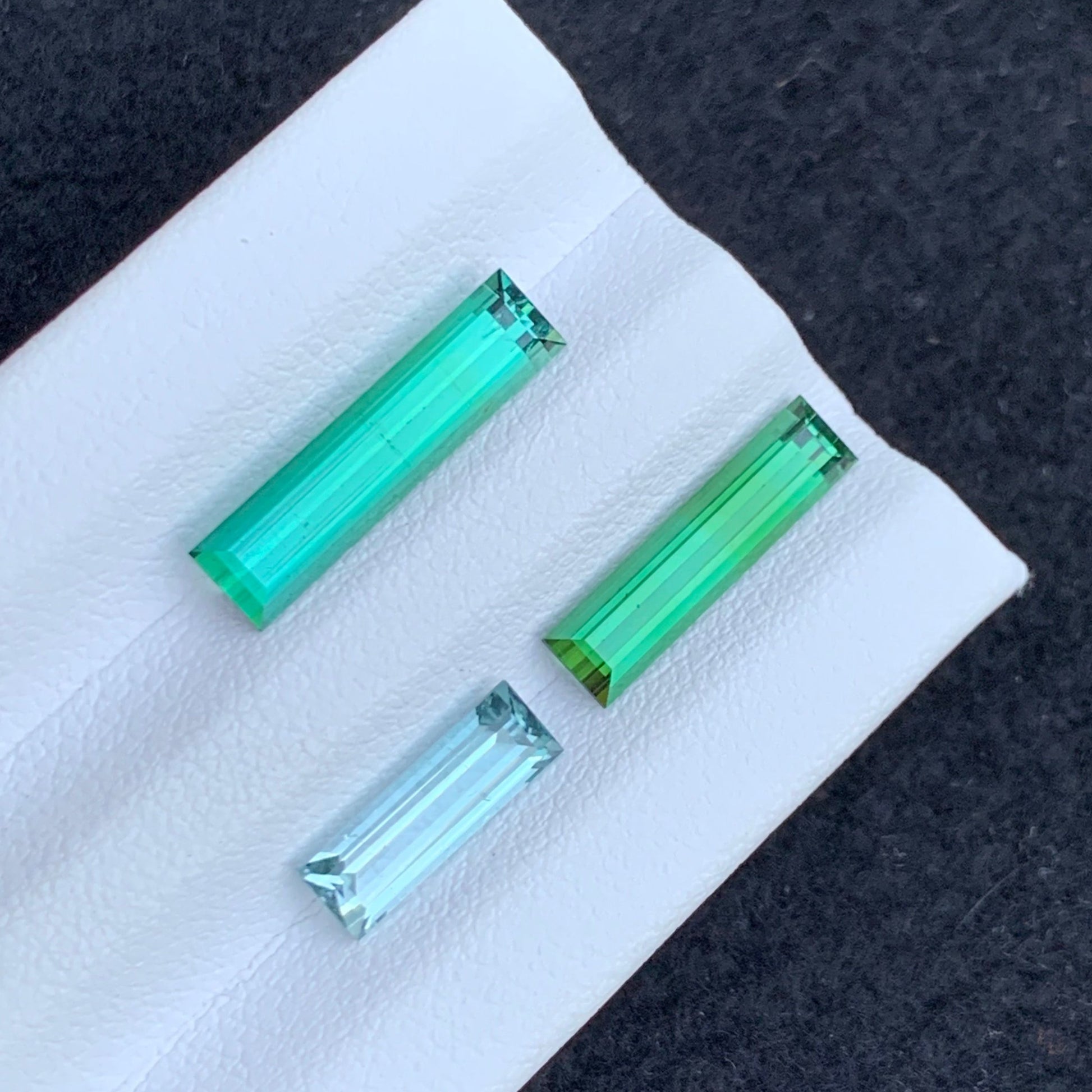 Clean Tourmaline lot
Designer Green Tourmaline Lot 5.05 Carats

Onestep Gems USA Green Tourmaline Lot