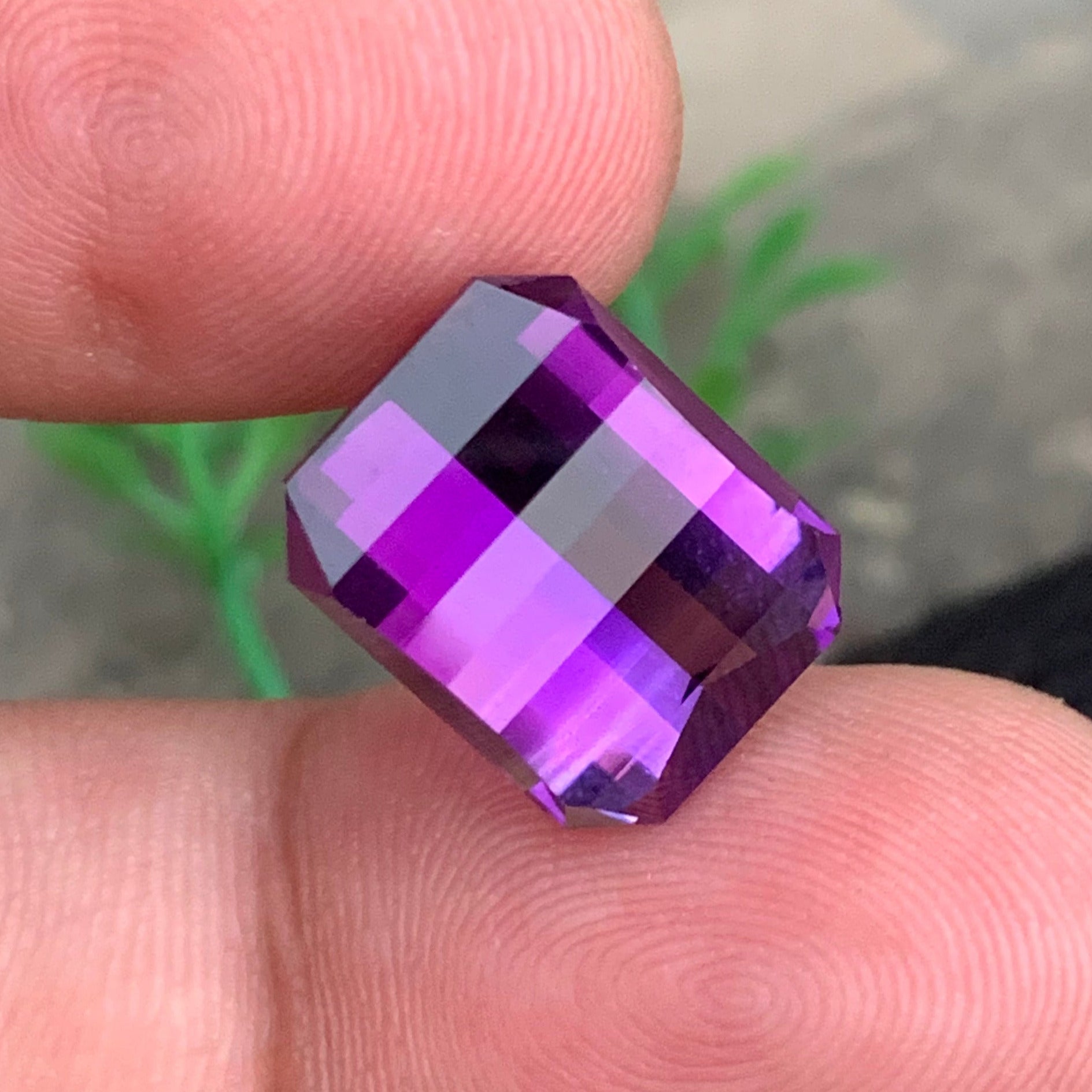 Designer gemstone pink-purple amethyst pixel cut for rings

Brazilian amethyst 9.95 ct pixel cut luxury loose stone