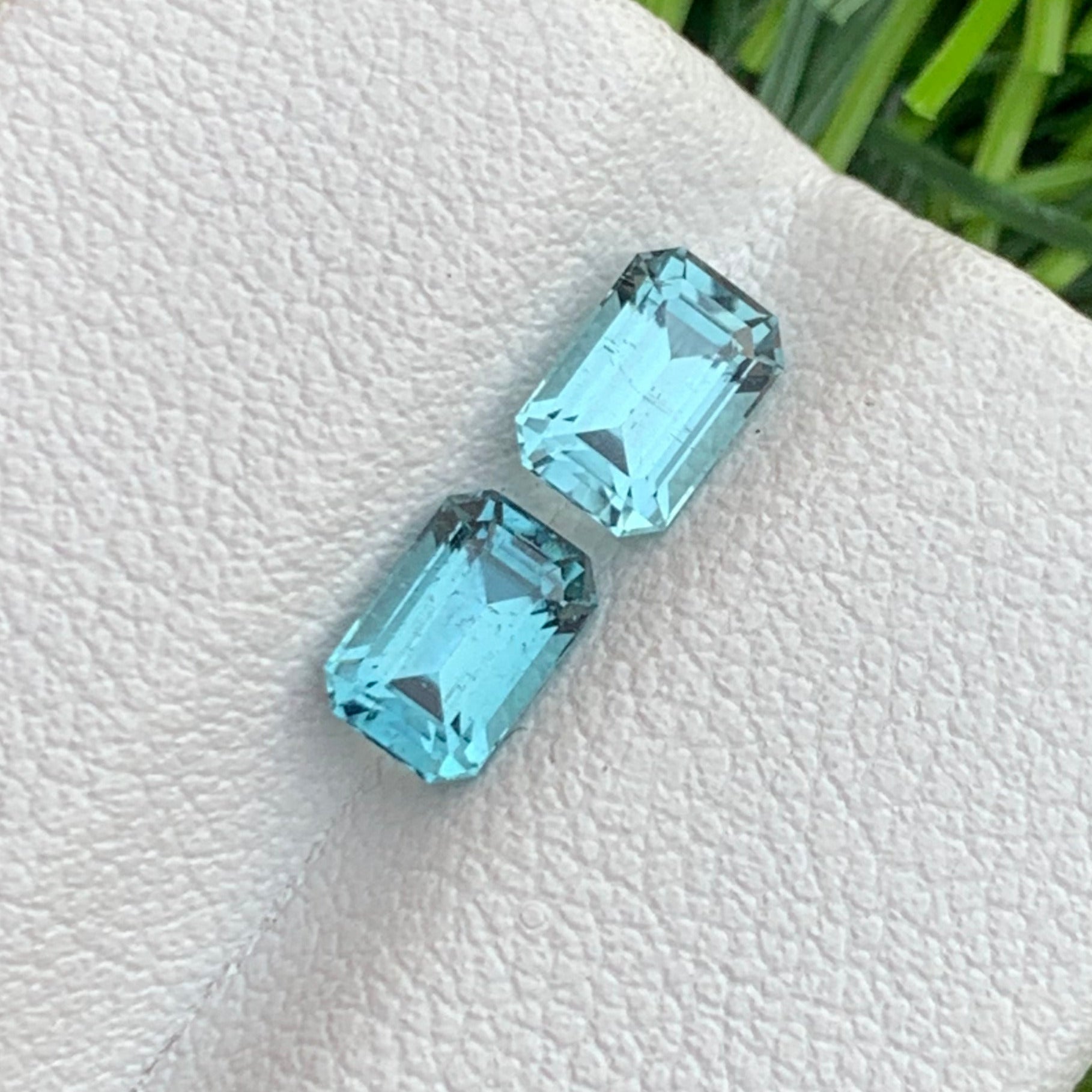 Electric blue tourmaline matched pair
Luxury neon blue tourmaline earrings pair
