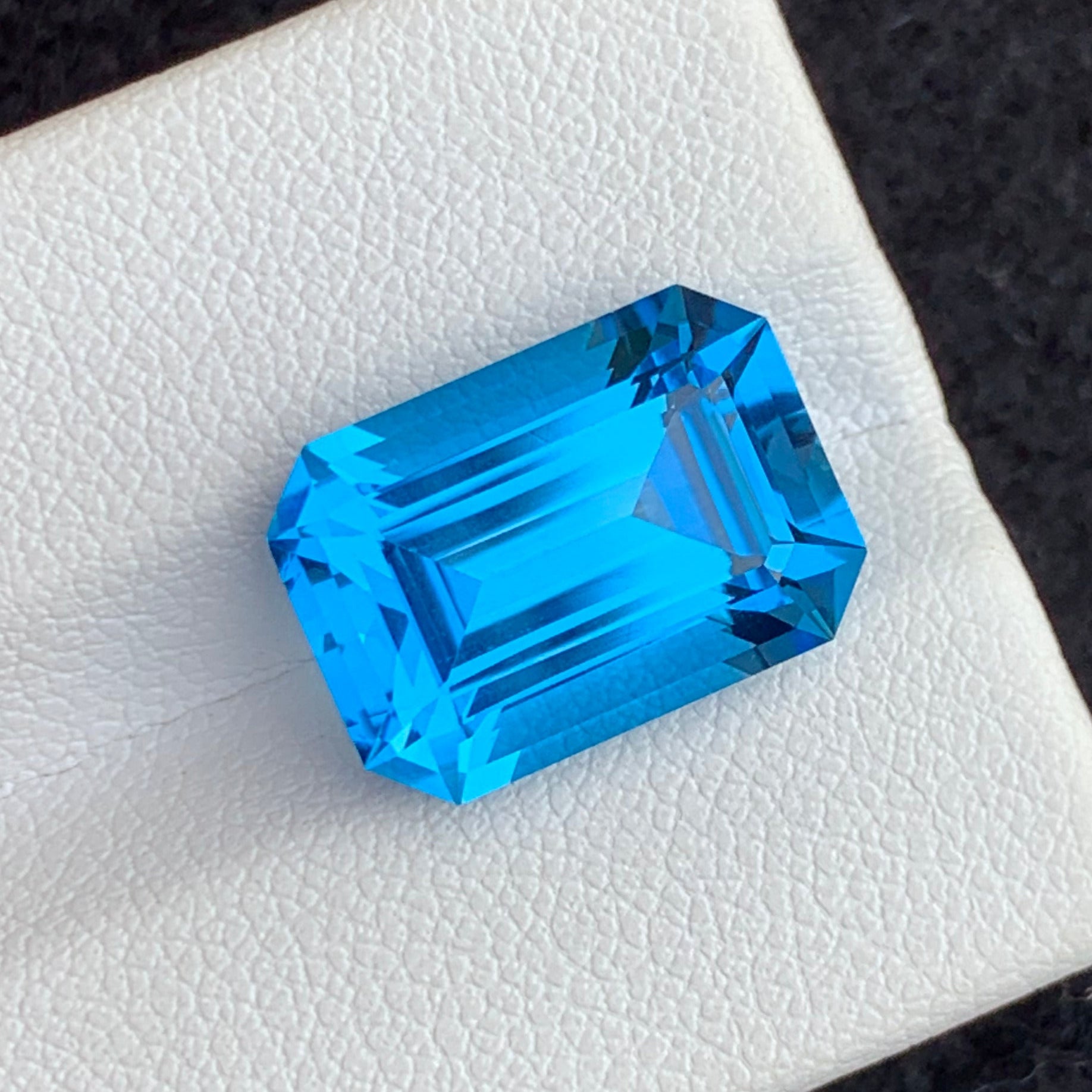 11.20 Ct Swiss Blue Topaz
Emerald Cut Blue Topaz