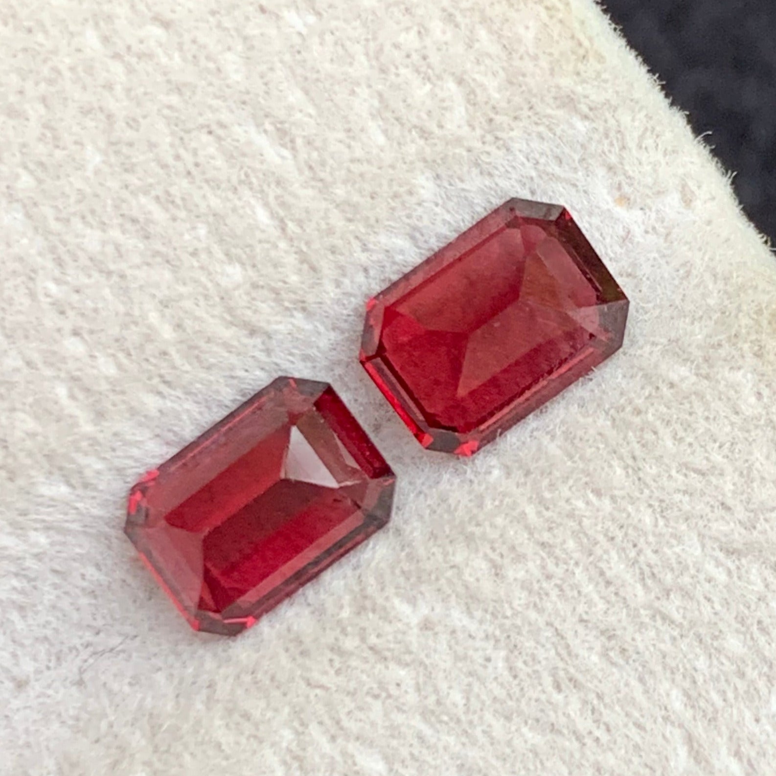 Emerald Cut Garnet Matching Pair
2.45 Ct Rhodolite Garnet Jewelry Stones