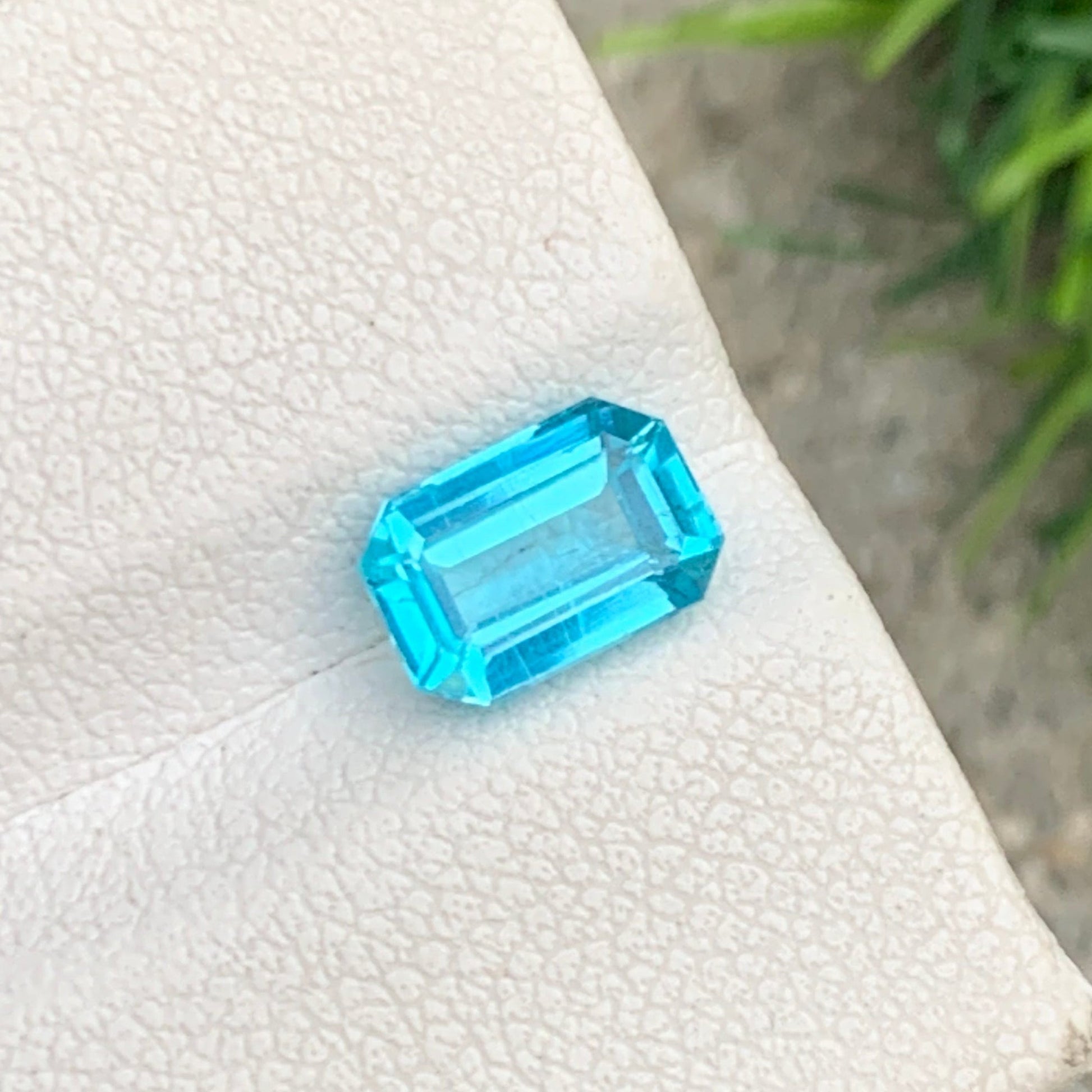 Natural Blue Apatite
Emerald Cut Neon Blue Apatite Stone from Brazil

Natural Blue Apatite Gemstone VVS Clarity