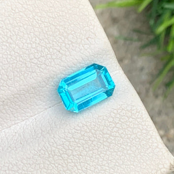 Natural Blue Apatite
Emerald Cut Neon Blue Apatite Stone from Brazil

Natural Blue Apatite Gemstone VVS Clarity