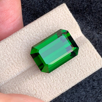 Emerald Cut Rich Green Tourmaline
20.45 Carats Green Tourmaline Gemstone