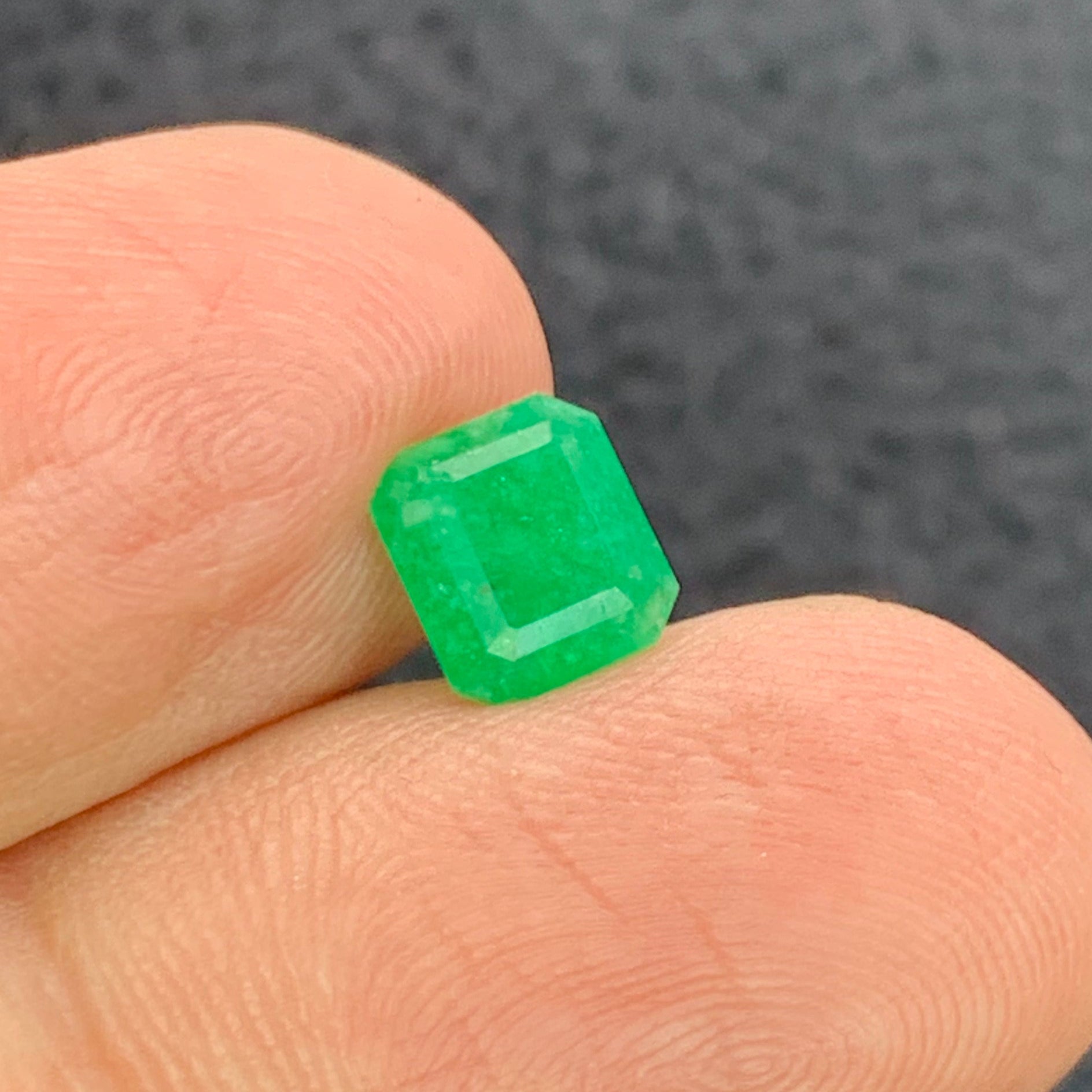 Swat Green Emerald
Emerald cut Swat emerald green gemstone

Untreated natural emerald 1.20ct