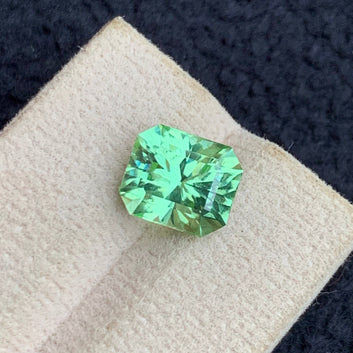 Apple Green Peridot ring
Apple Green Peridot pendant