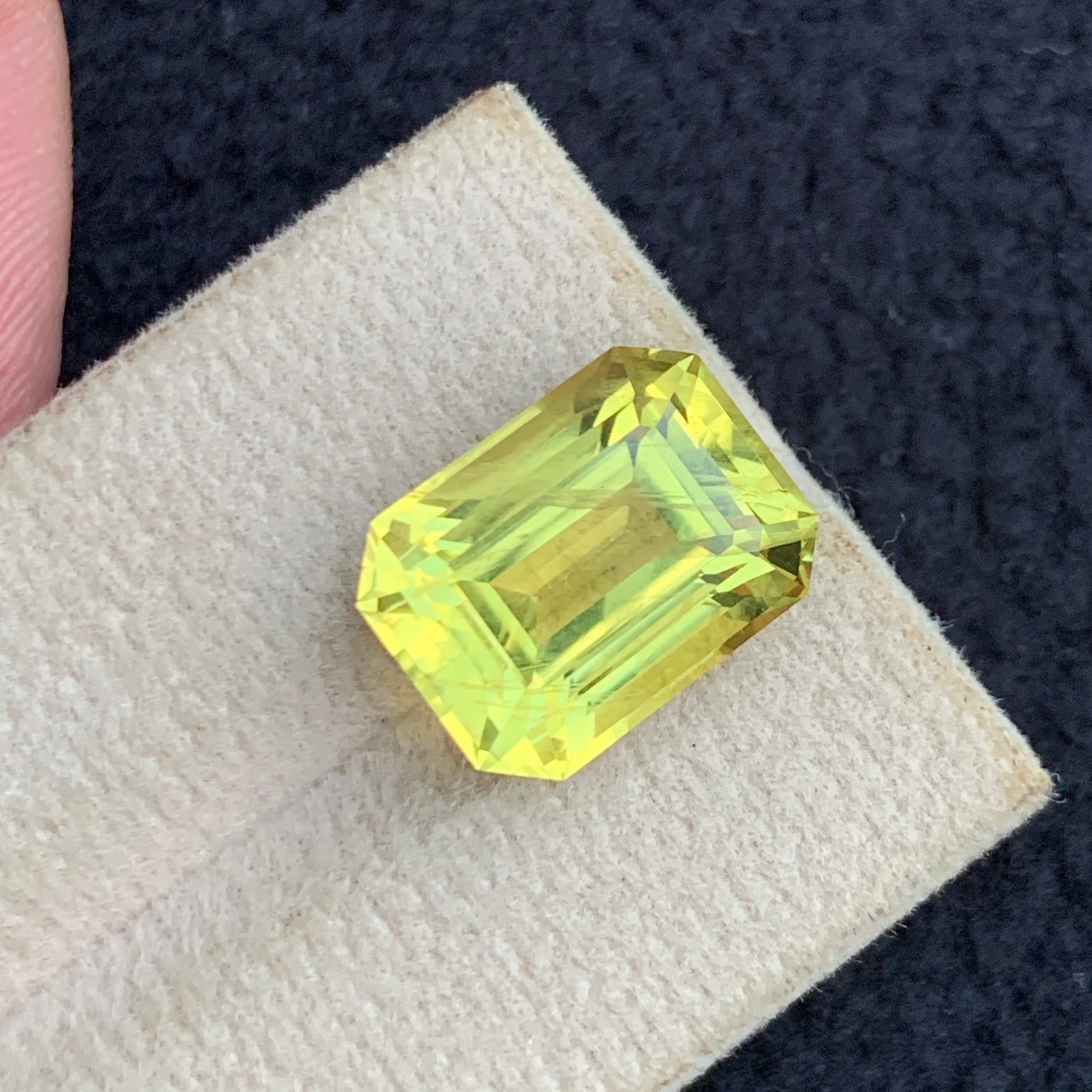 Lemon Quartz ring
Lemon Quartz pendant
Emerald cut lemon quartz close-up
VVS lemon quartz gemstone Brazil