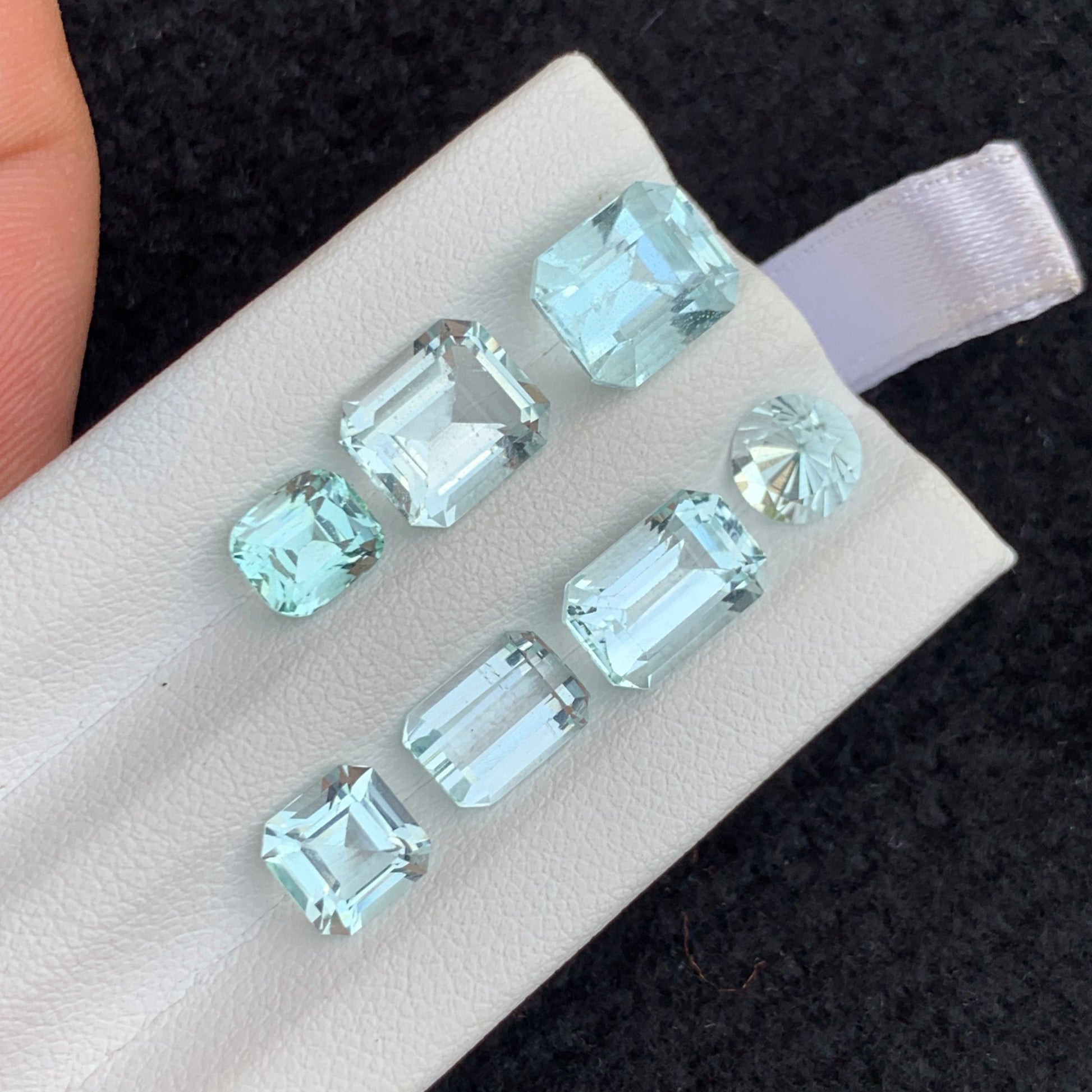 Eye-Clean Aquamarine 13.75 Carats Gemstone Collection