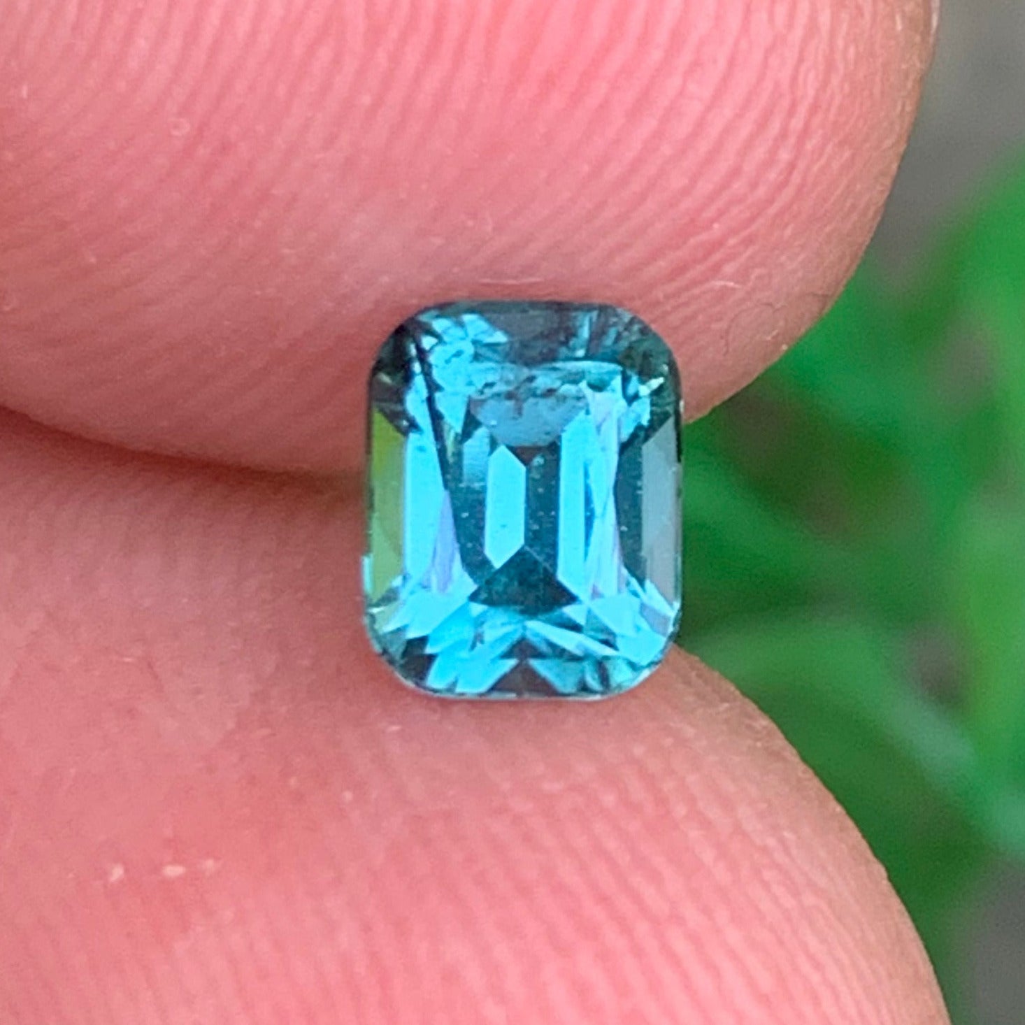 Eye clean Afghan tourmaline
October birthstone lagoon tourmaline