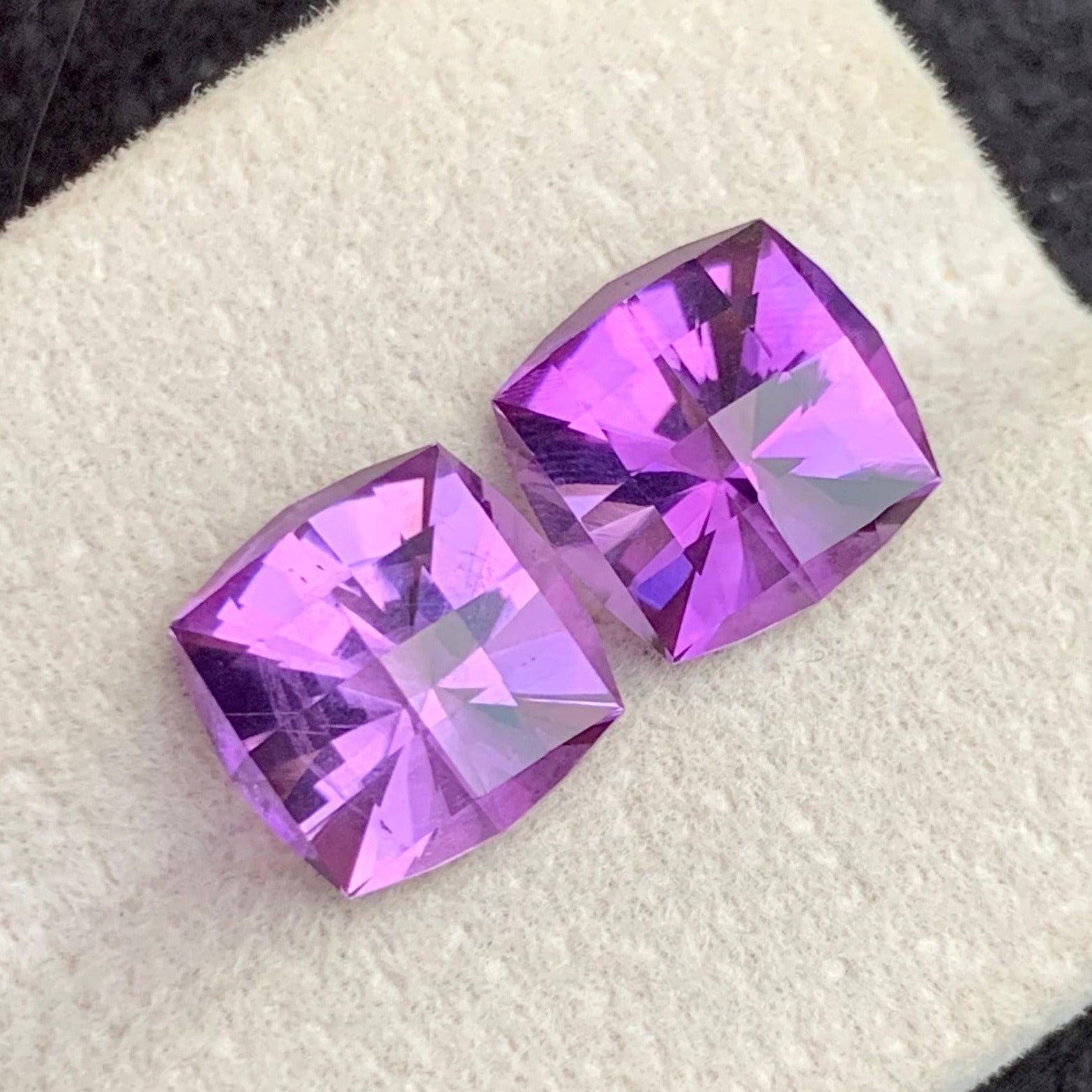 Brazilian amethyst gemstones
Eye clean amethyst pair
Natural amethyst for earrings