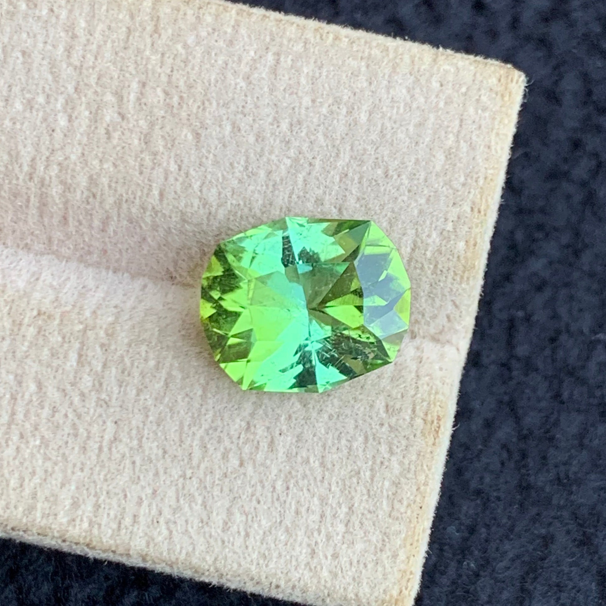 Fancy cut tourmaline with yellow and mint green tones
VVS clarity Afghan tourmaline gemstone close up