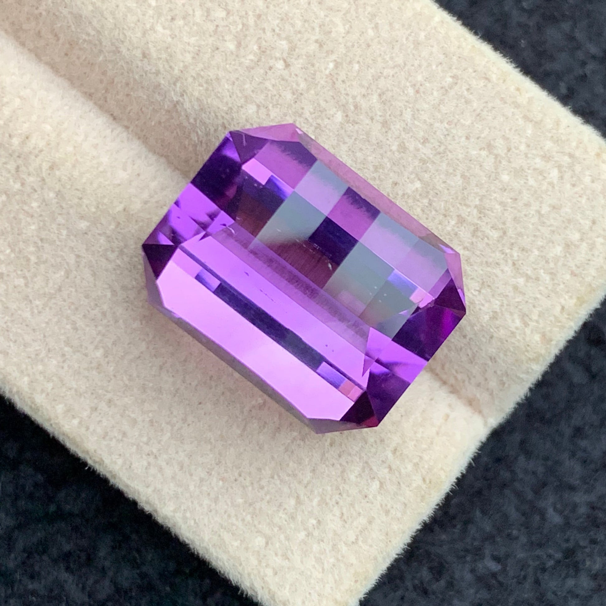 Natural pink purple amethyst
Fine jewelry amethyst