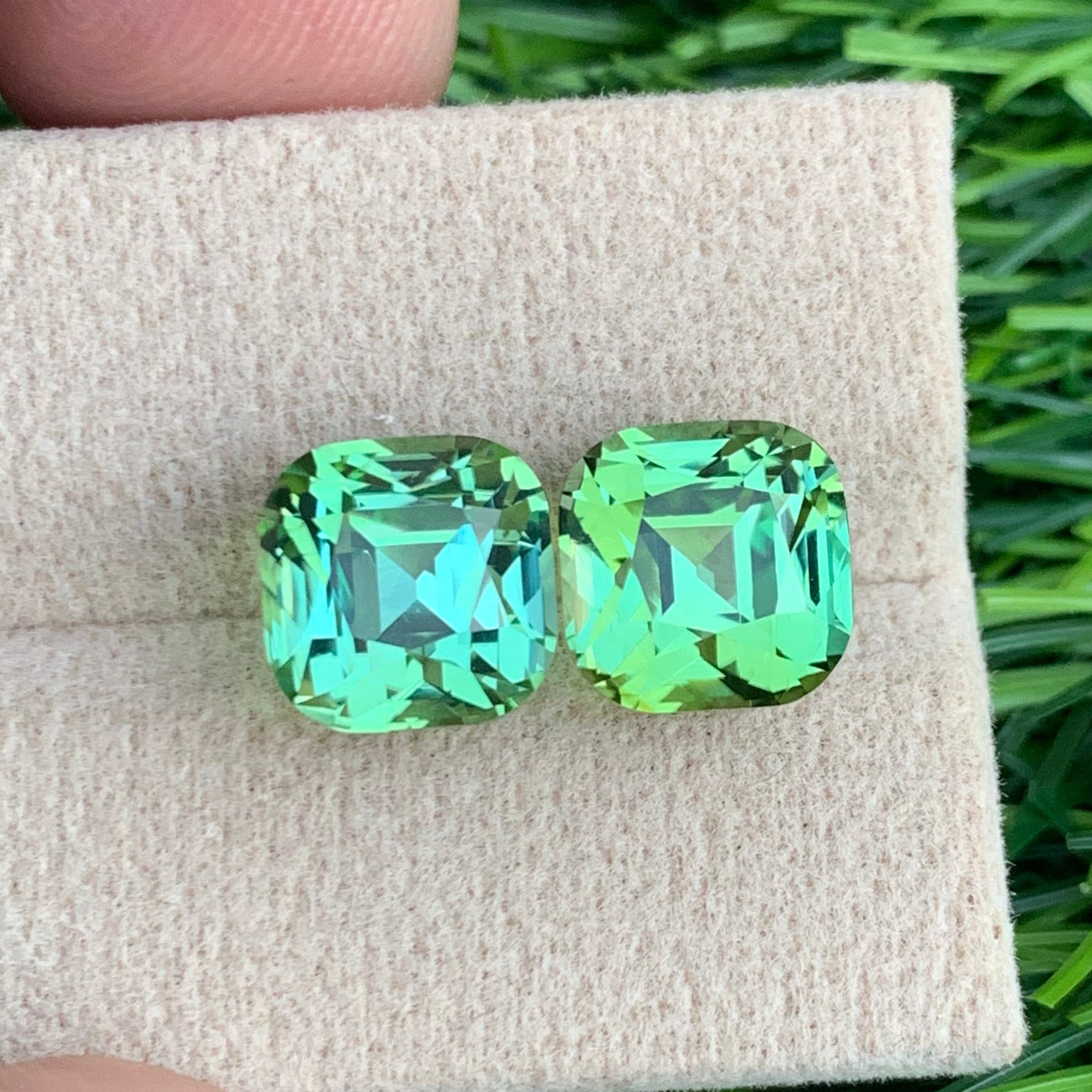 Fine jewelry apple green tourmaline gemstone set
Rare apple green tourmaline pair for luxury earrings