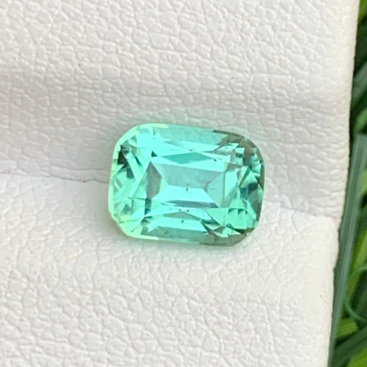 Ocean green tourmaline
Fine jewelry green gemstone