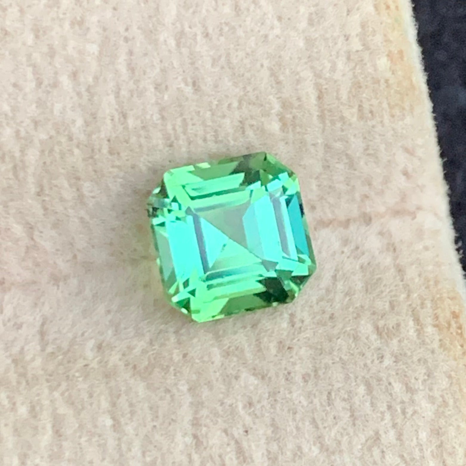 Fine quality Afghan tourmaline with elegant Asscher cut
VVS clarity bluish green tourmaline gemstone close-up