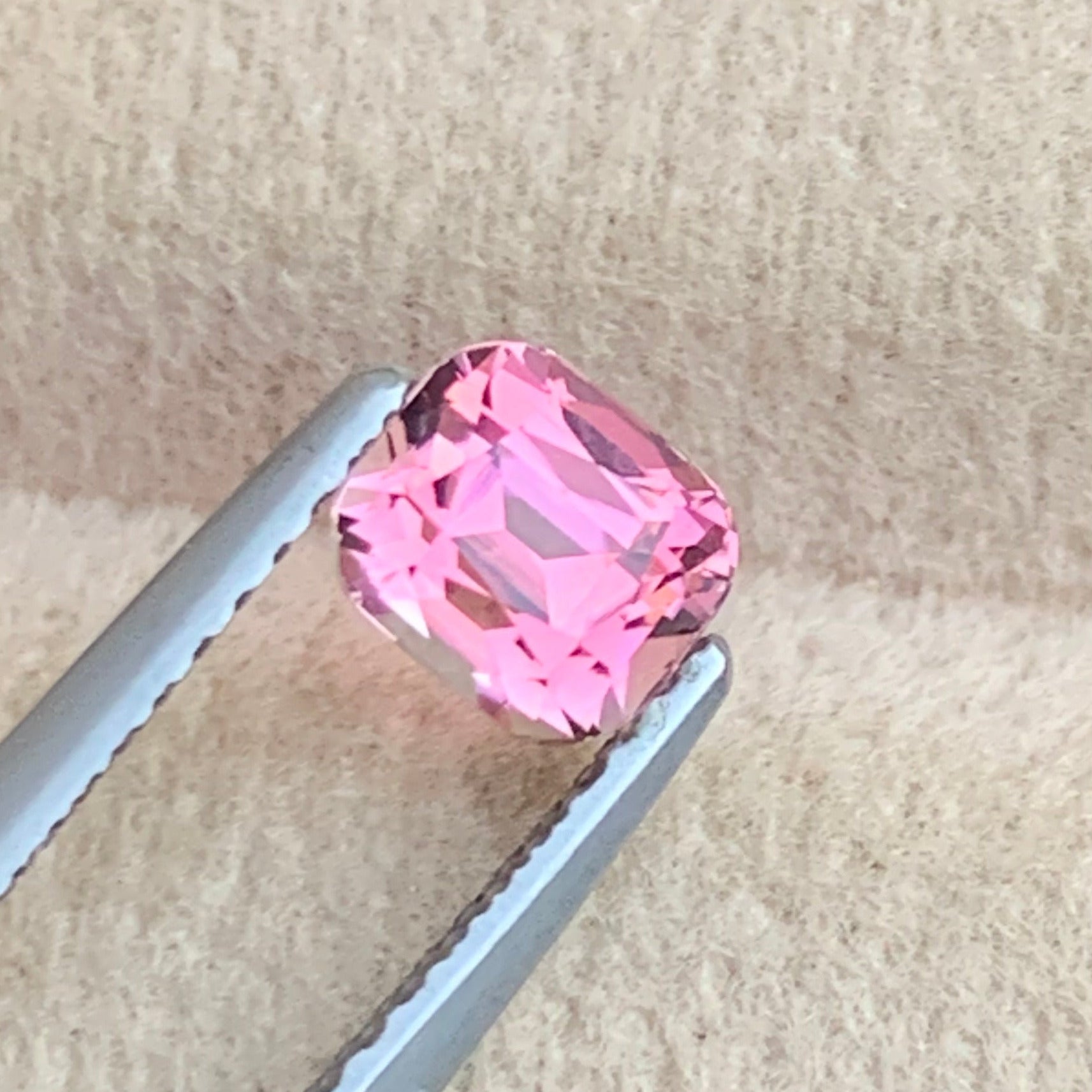 Fine quality pink tourmaline gemstone for rings and pendants
Untreated pink tourmaline gemstone with brilliant sparkle