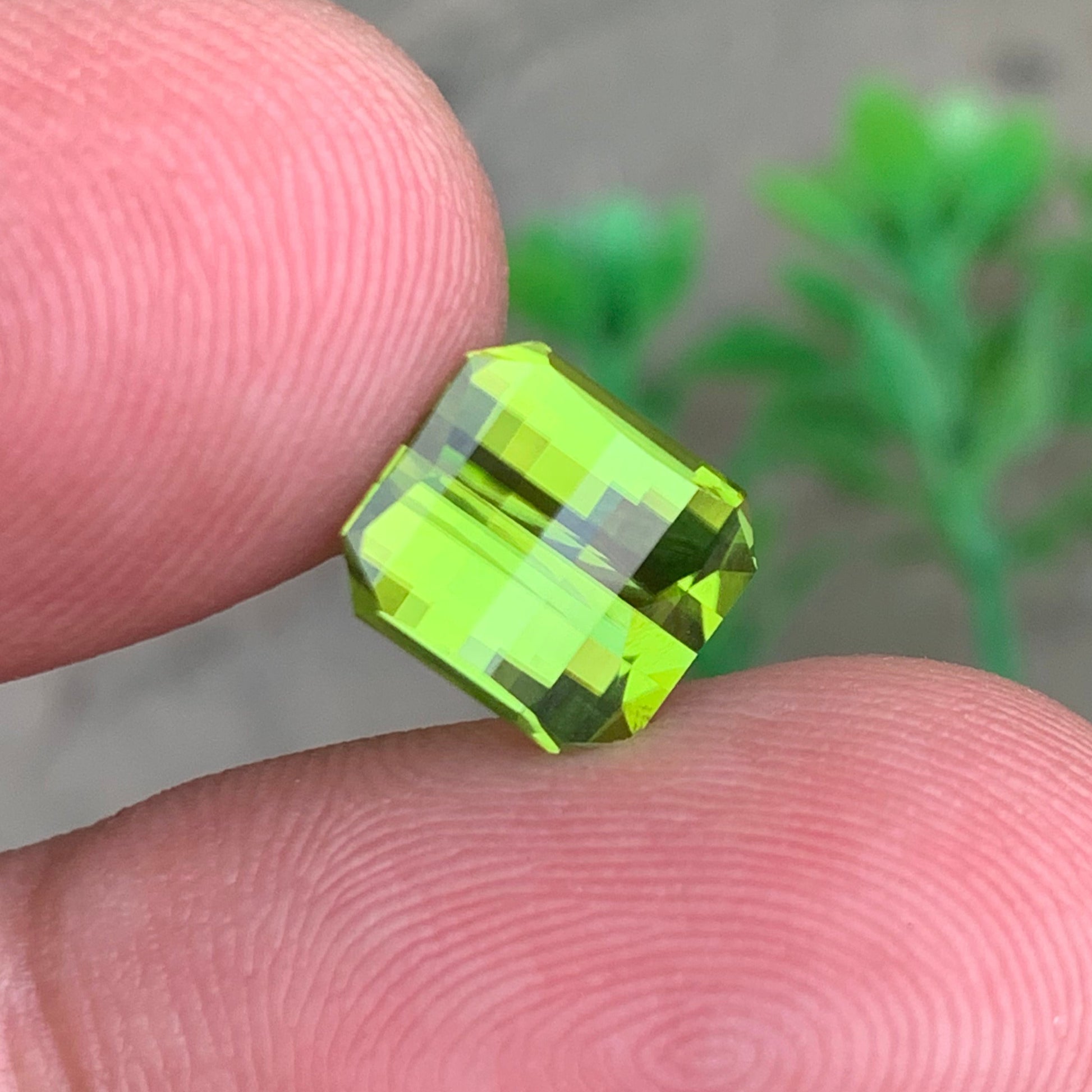Pixel shape Peridot
Bar Shape Green Peridot 