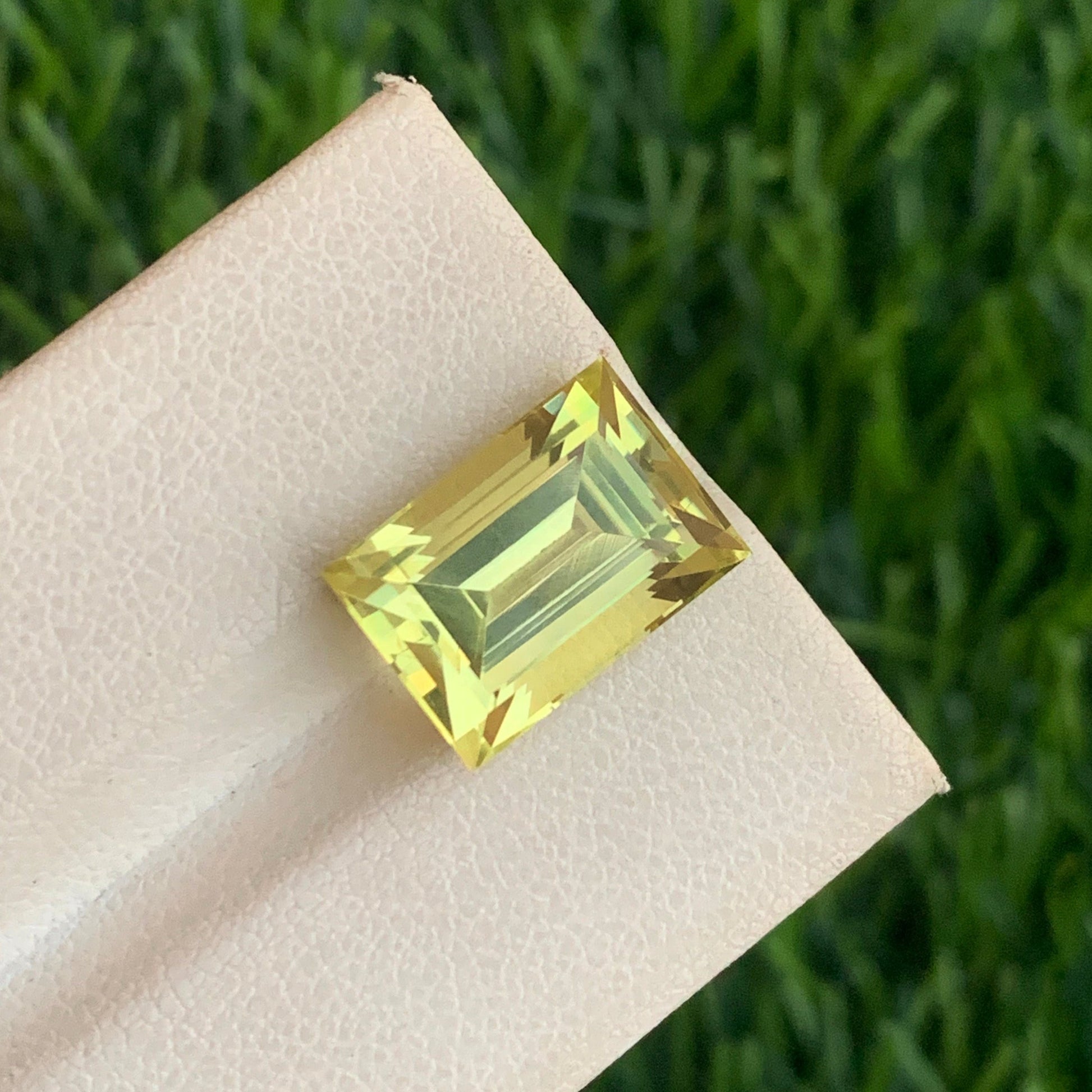 Lemon Quartz Stone
Healing Crystal Lemon Quartz Baguette 7.05 Carats