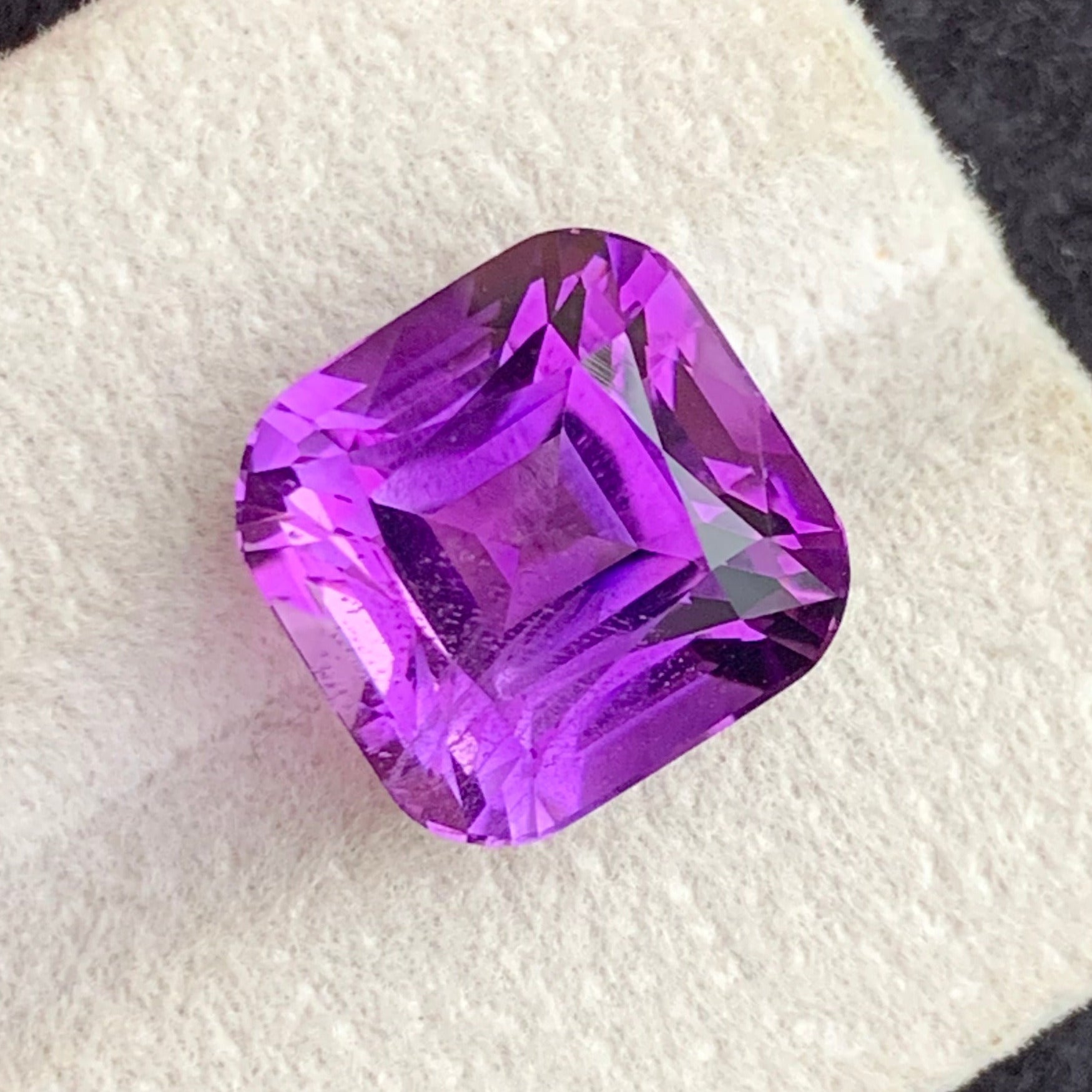 Luxury Pink Purple Amethyst Ring Stone
9.40 Ct Natural Amethyst Brazil