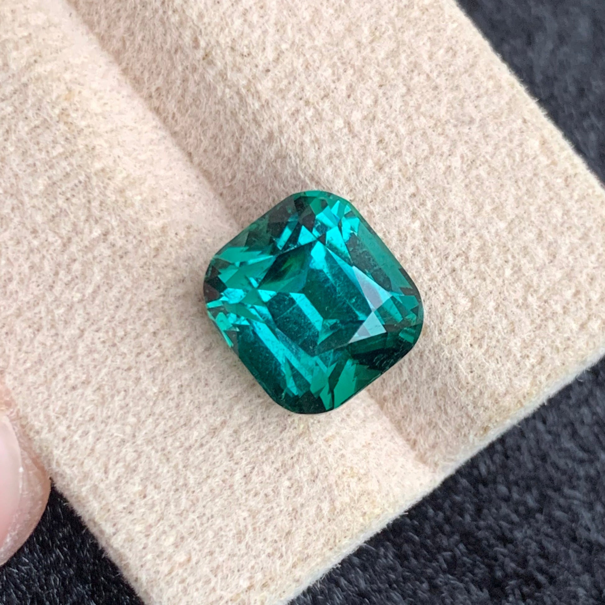 Lagoon Tourmaline gemstone
Lagoon Tourmaline jewelry
Lagoon Tourmaline gift
High quality bluish green lagoon tourmaline loose gemstone 5.71 carats
Natural Afghan lagoon tourmaline with cushion cut and VVS clarity