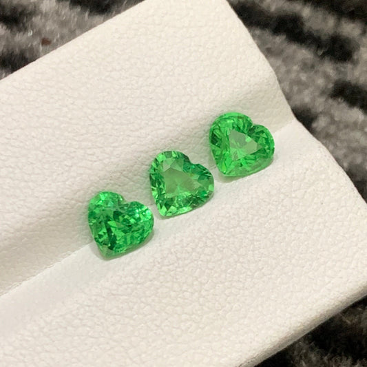  Tsavorite Garnet gemstone
 Tsavorite Garnet jewelry