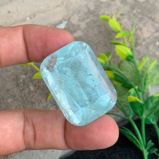 Aquamarine gemstone
Rare size Aquamarine 