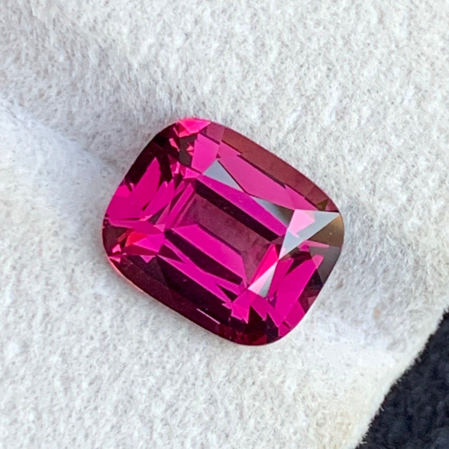 3.45 Carats Umbalite Garnet Gemstone with Cushion Cut, High quality Garnet Gemstone