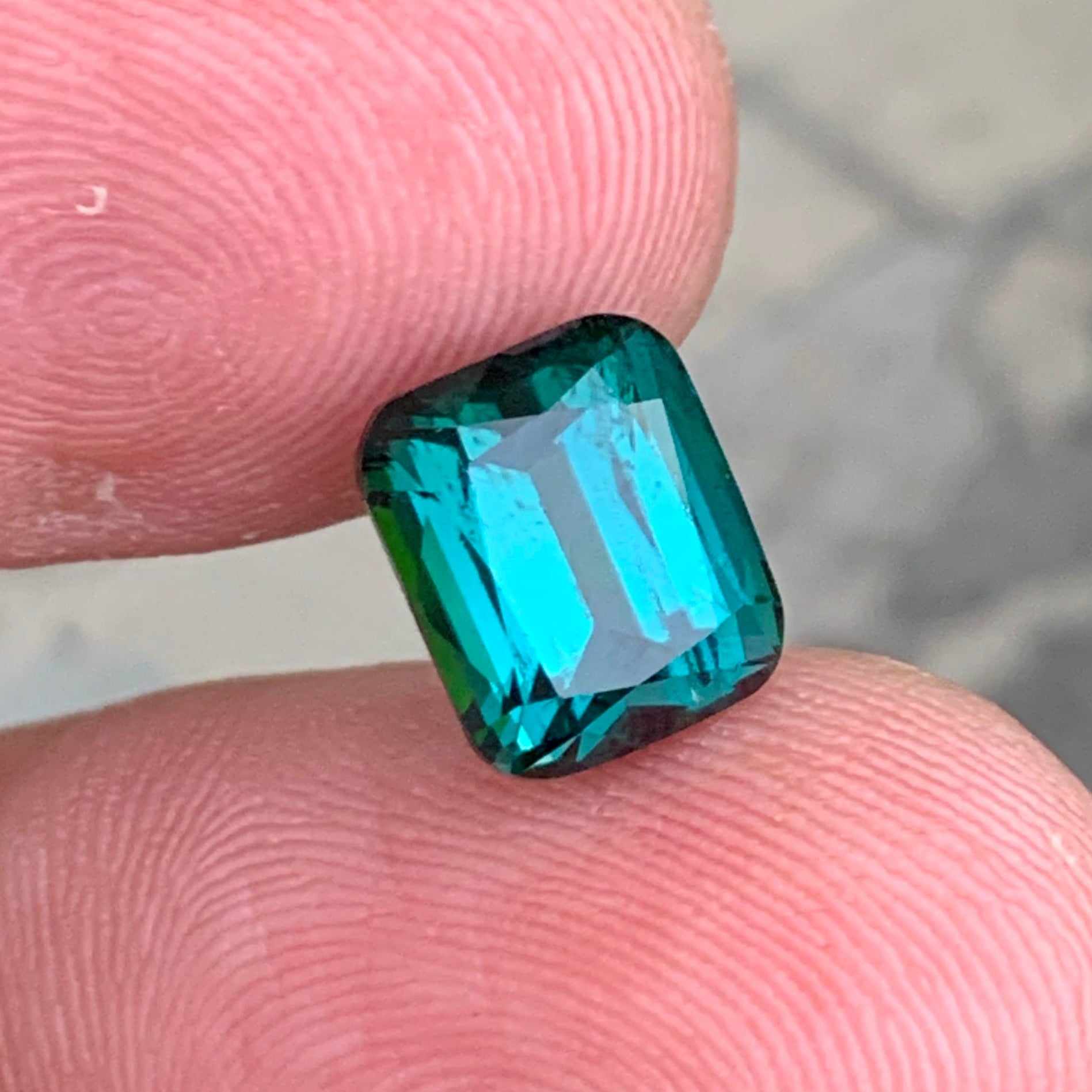 Blue Lagoon Tourmaline ring
Blue Lagoon Tourmaline pendant