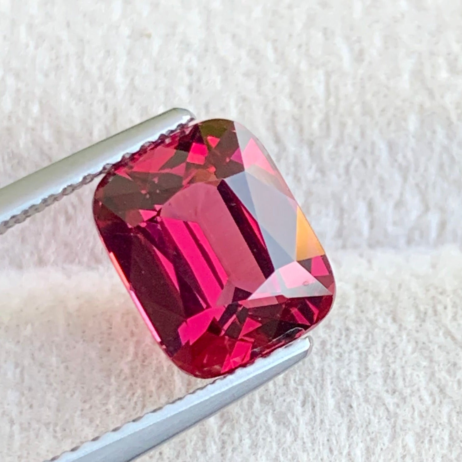 Pinkish Red Garnet ring
Pinkish Red Garnet gift