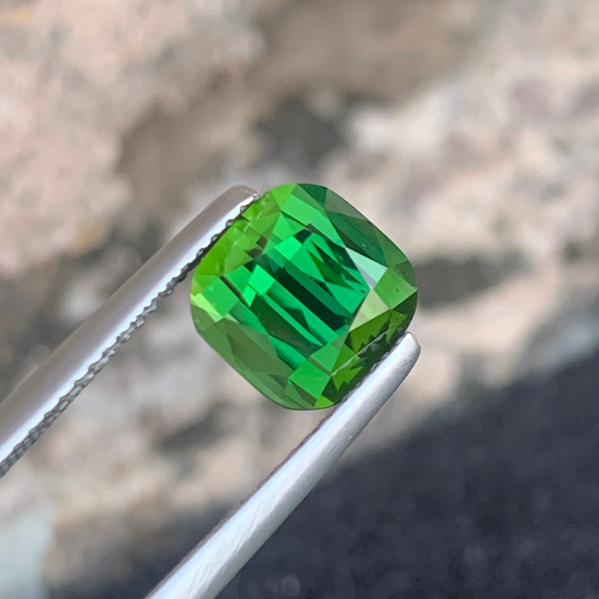 Vivid Green Tourmaline ring
Vivid Green Tourmaline  pendant