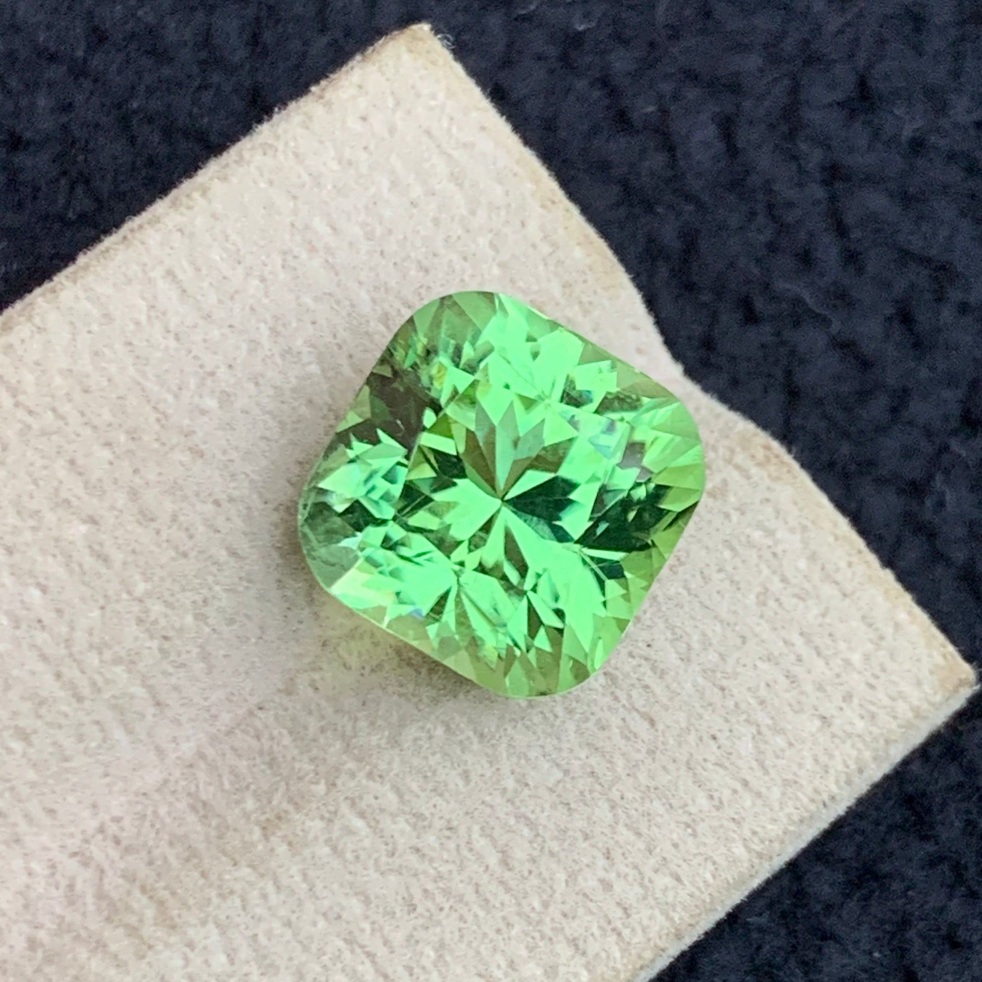 Apple Green Peridot ring
Apple Green Peridot pendant