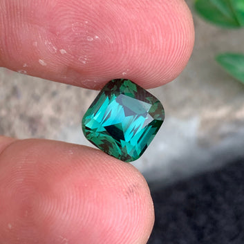 Vivid Green Tourmaline ring
Vivid Green Tourmaline pendant