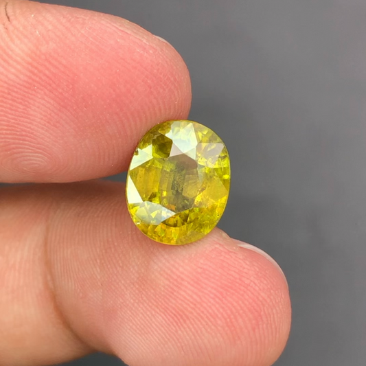 4.45 Carats Natural Sphene Stone- Titanite Gemstone from Pakistan - Cushion Shape