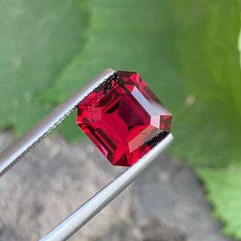 5.68 Carats Loose Rhodolite Garnet Gemstone with Asscher Shape from Tanzania