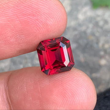 5.68 Carats Loose Rhodolite Garnet Gemstone with Asscher Shape from Tanzania
