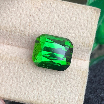 Deep Green Tourmaline ring
Deep Green Tourmaline pendant