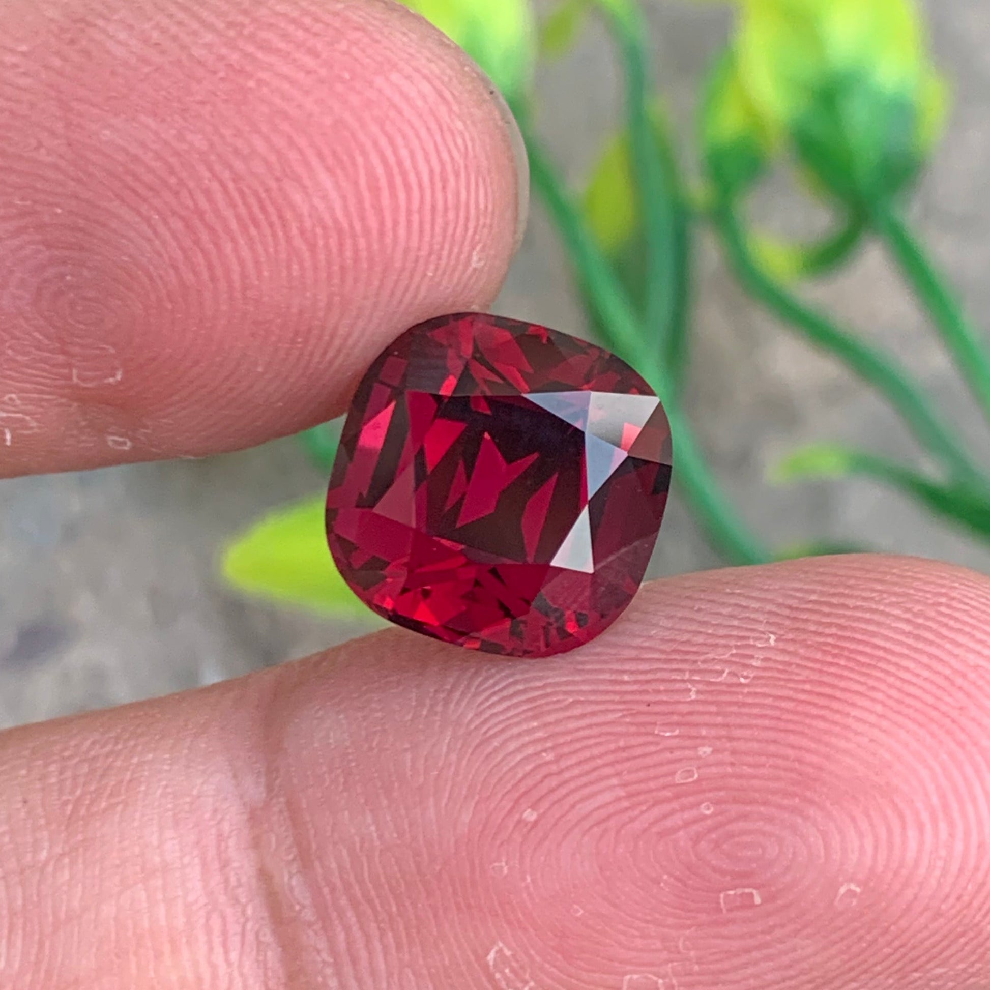 Rhodolite Garnet ring
Rhodolite Garnet pendant
Rhodolite Garnet gift