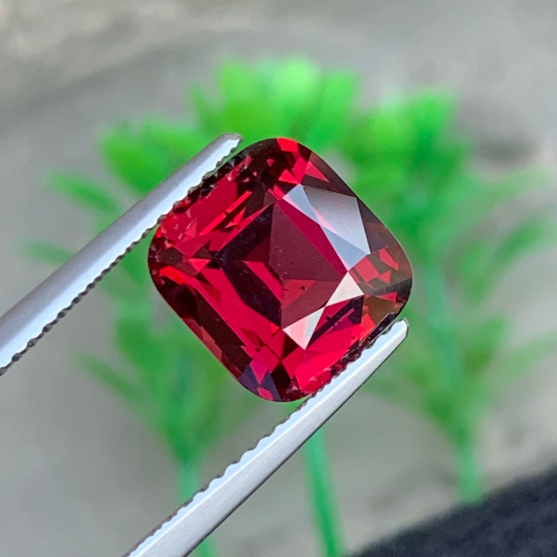 Rhodolite Garnet Gemstone
Rhodolite Garnet jewery