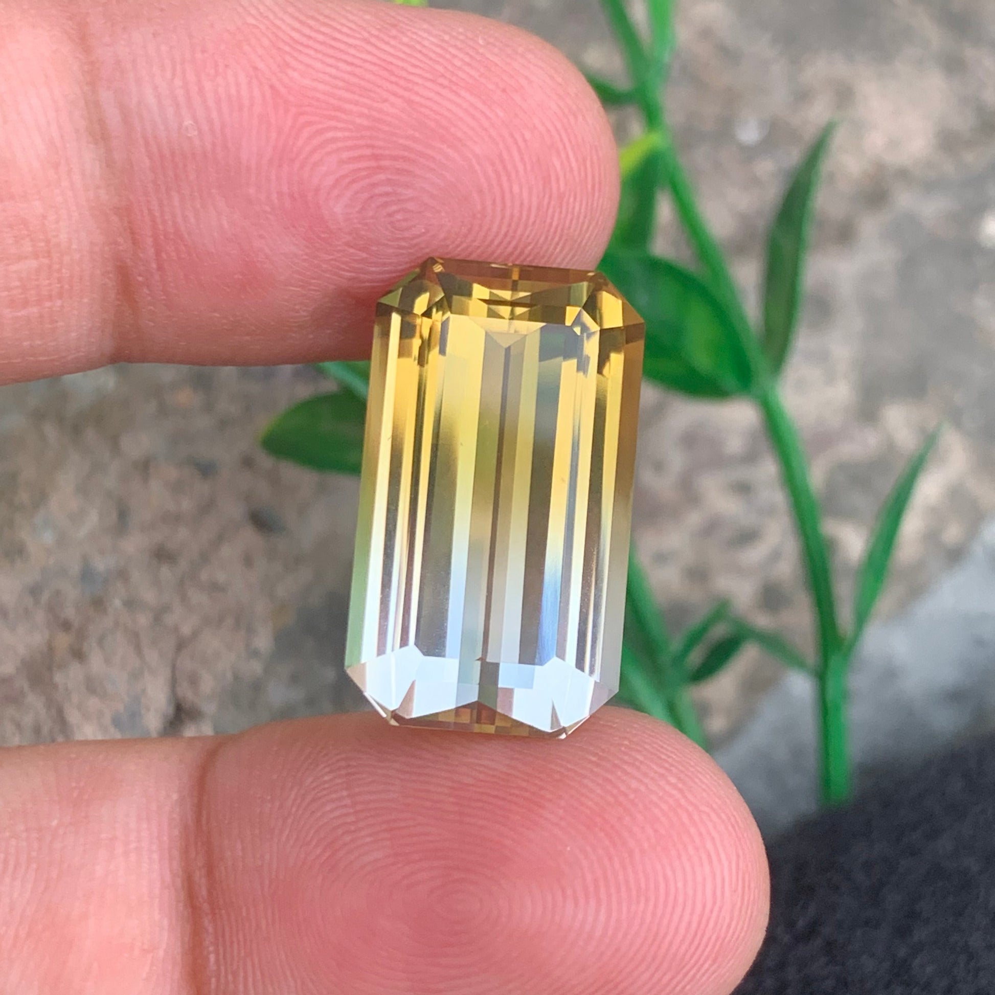 Bicolor Citrine ring
Bicolor Citrine pendant
