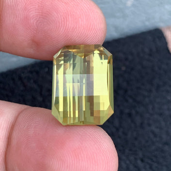 16.70 Carats Lemon Quartz from Brazil, Yellow Gemstone Pixel Shape