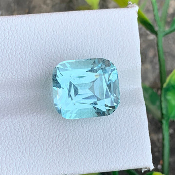 10.00 Carats Natural Aquamarine Gemstone with Cushion shape from Pakistan