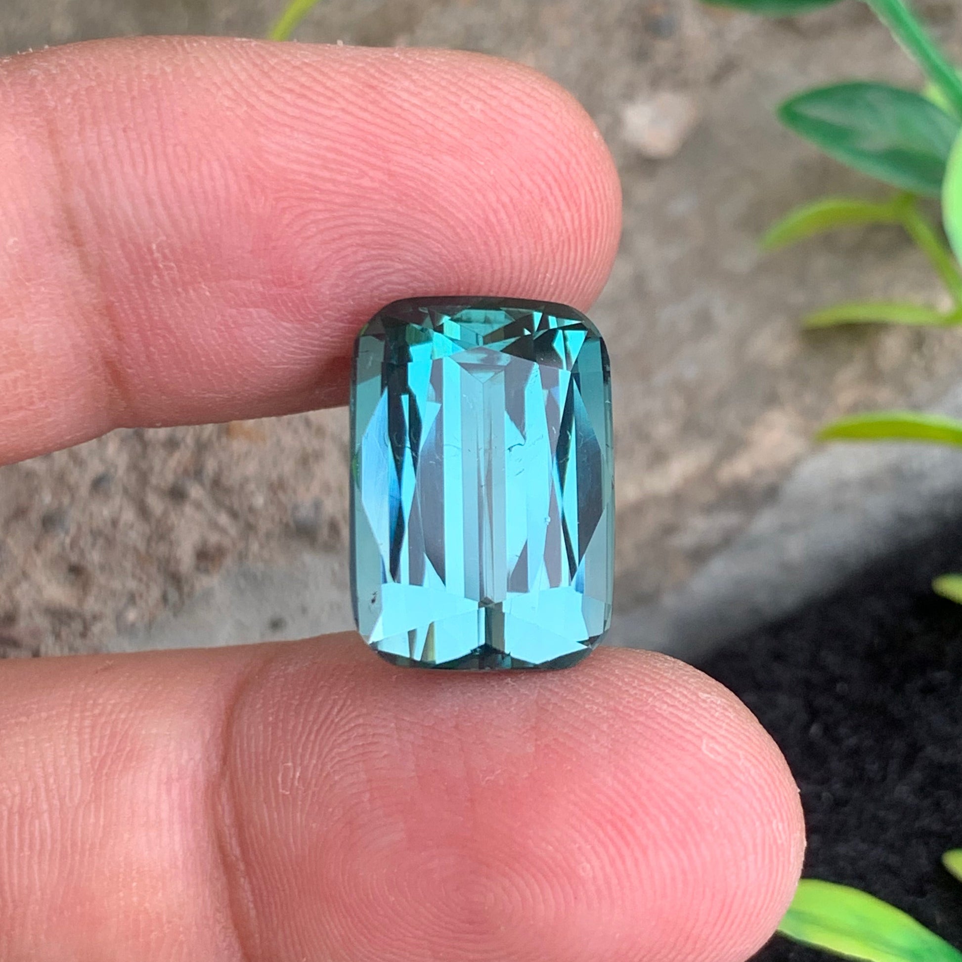 Lagoon Tourmaline ring
Lagoon Tourmaline pendant