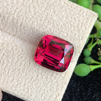 Pinkish Red Garnet ring
Pinkish Red Garnet penant

